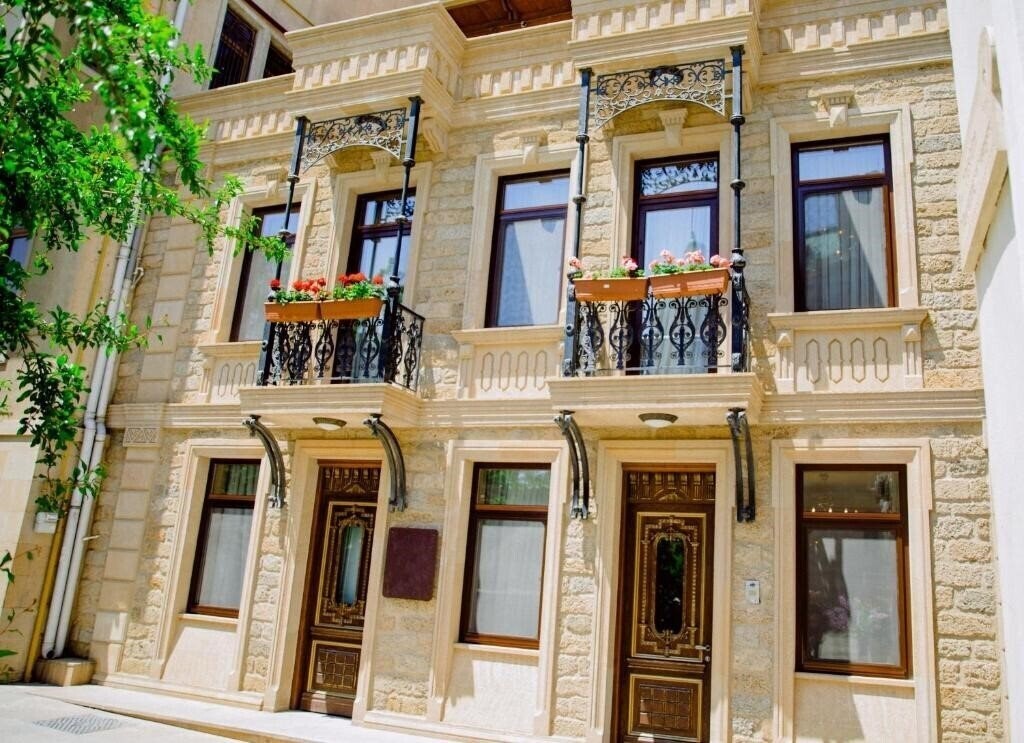 Отель Royal Antique Boutique Hotel 4*