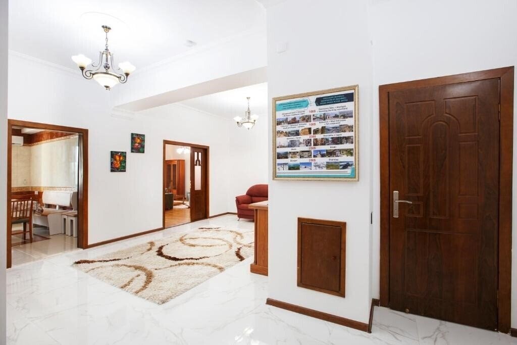 Готель Leyla Apartments 1 4*