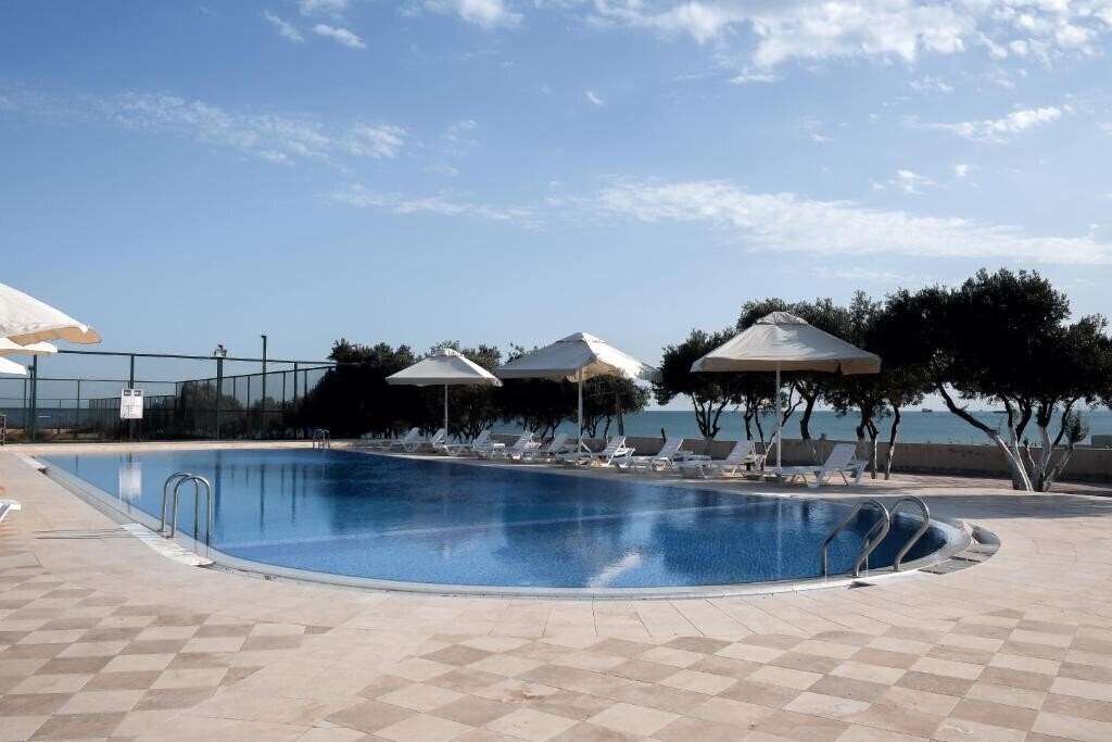 Фото Khazri Resort & Villas 4*