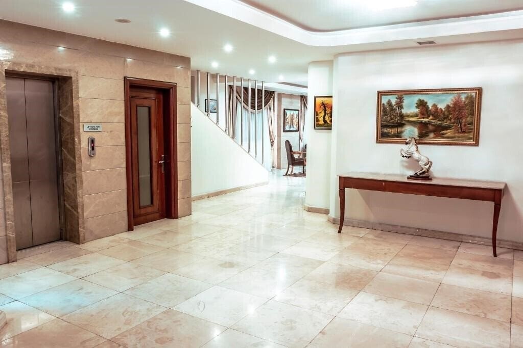 Готель Atropat Hotel 4*
