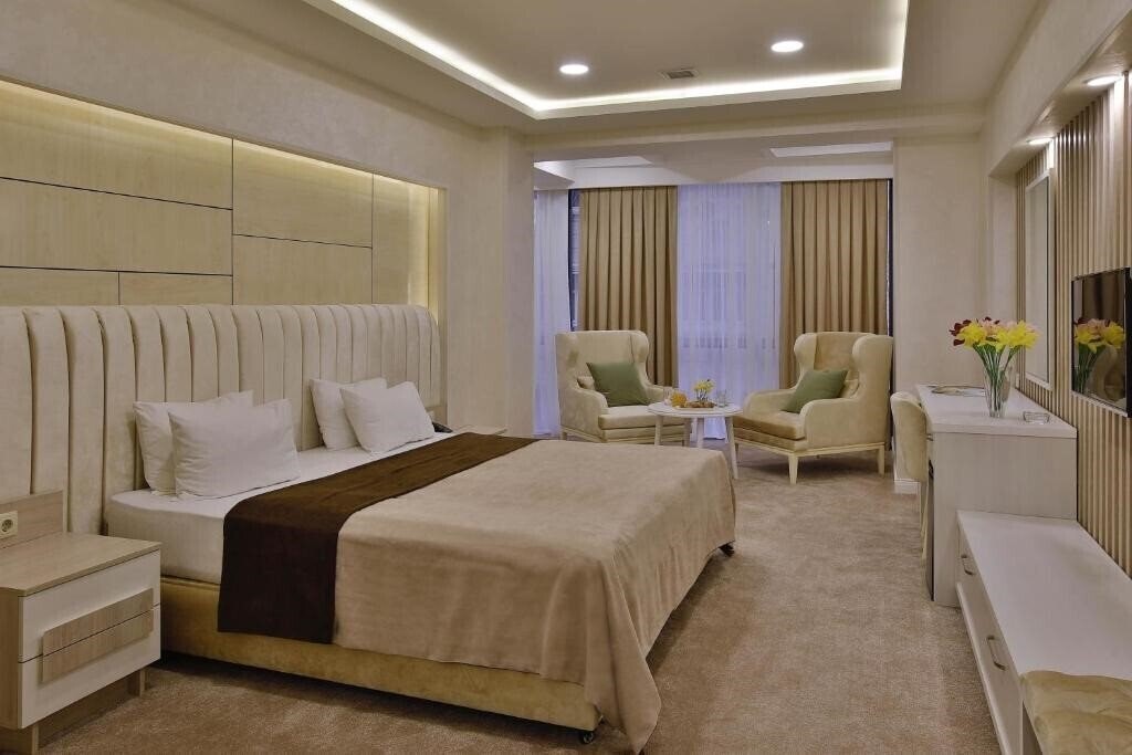 Отель Ganjeli Plaza 4*