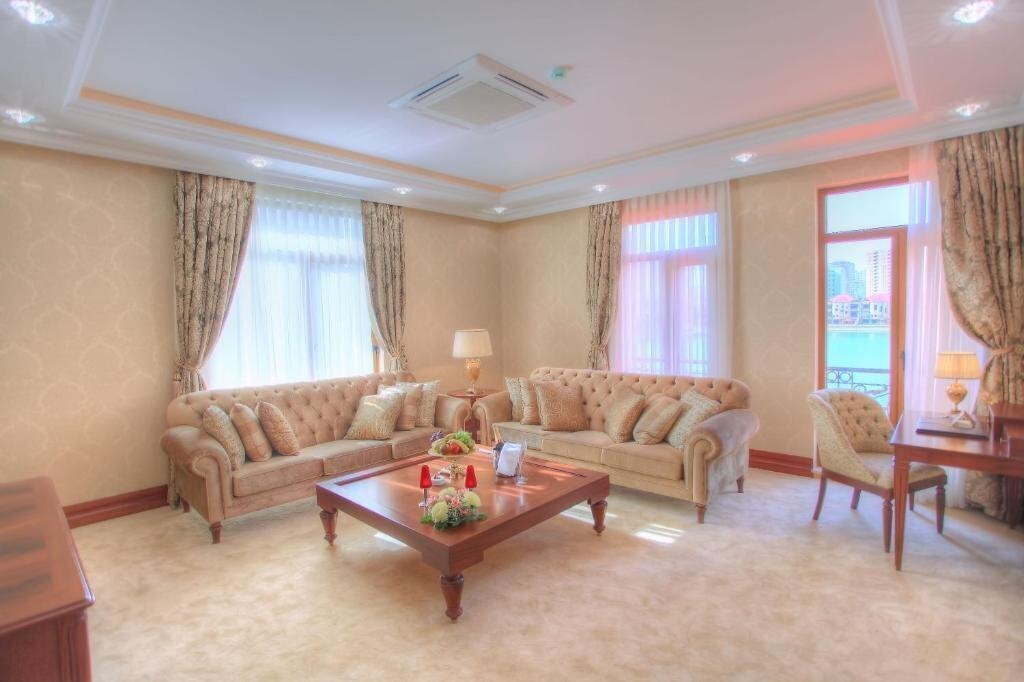 Изображение Lake Palace 4*