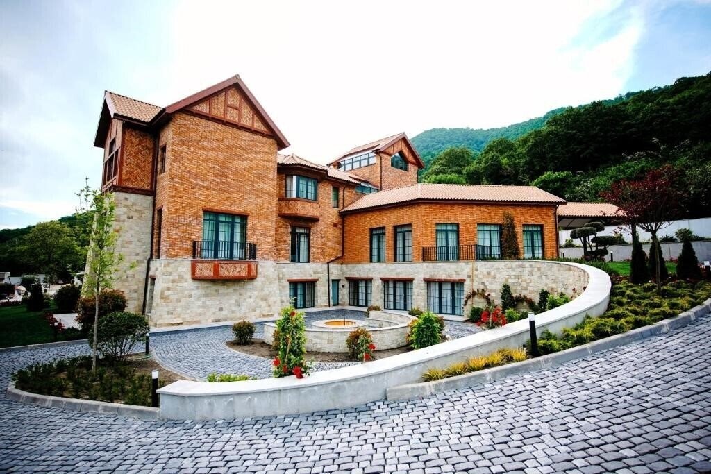Отель Hill Chalet Hotel & Resort (ex. Hill Chalet Hotel Gabala) 4*