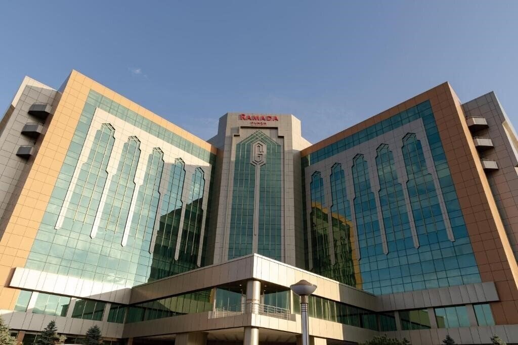 Фотографія Ramada Plaza Gence 5*