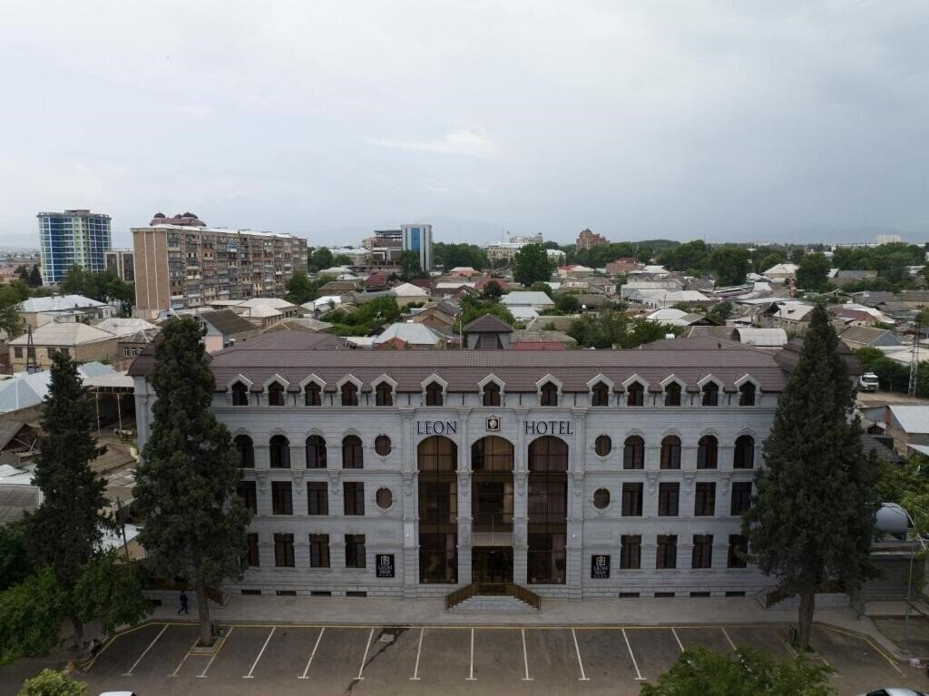 Отель Leon Hotel SPA 4*