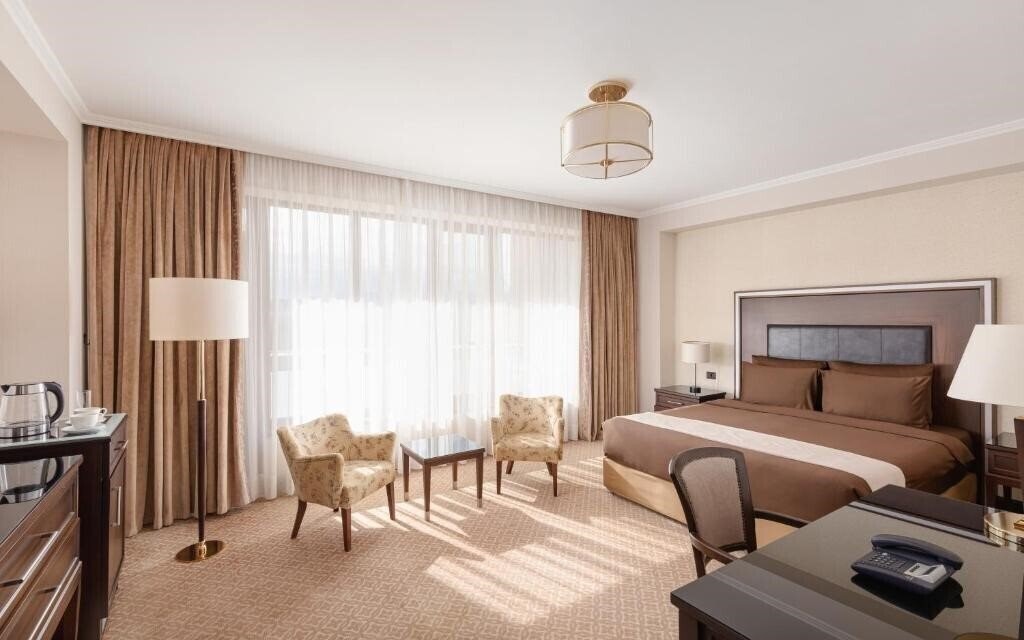 Фото Chinar Hotel & Spa Naftalan 5*