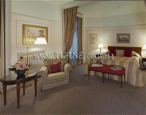 Отель Le Plaza 4*