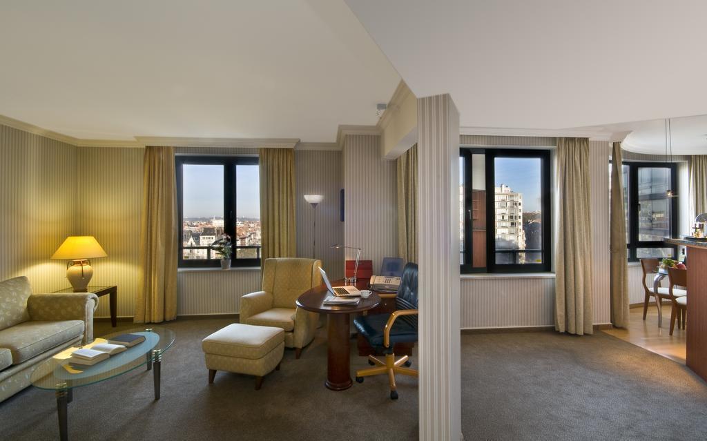 Фотографія B-Aparthotel Ambiorix 4*