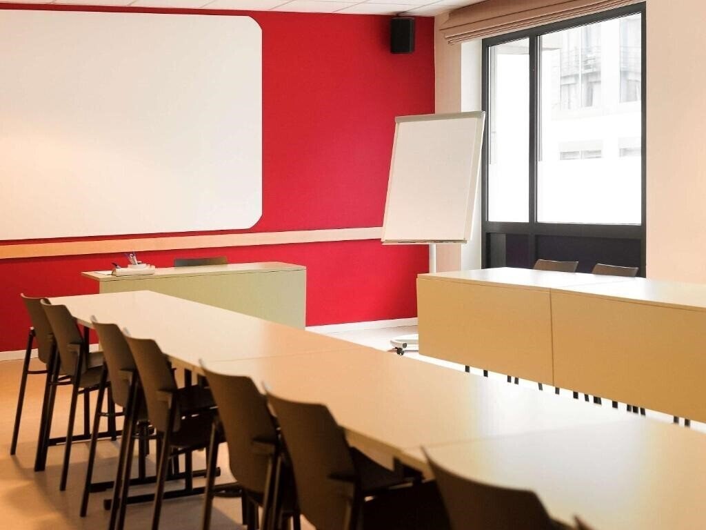 Изображение Ibis Brussels Centre Gare Midi 3*