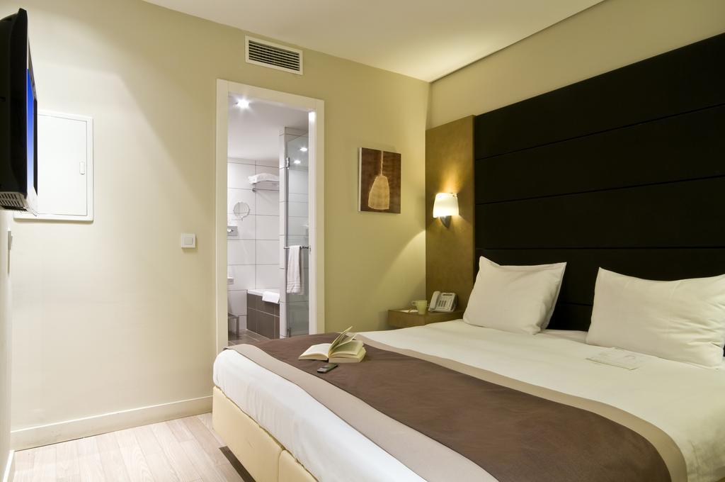 Отель B-Aparthotel Grand Place 4*