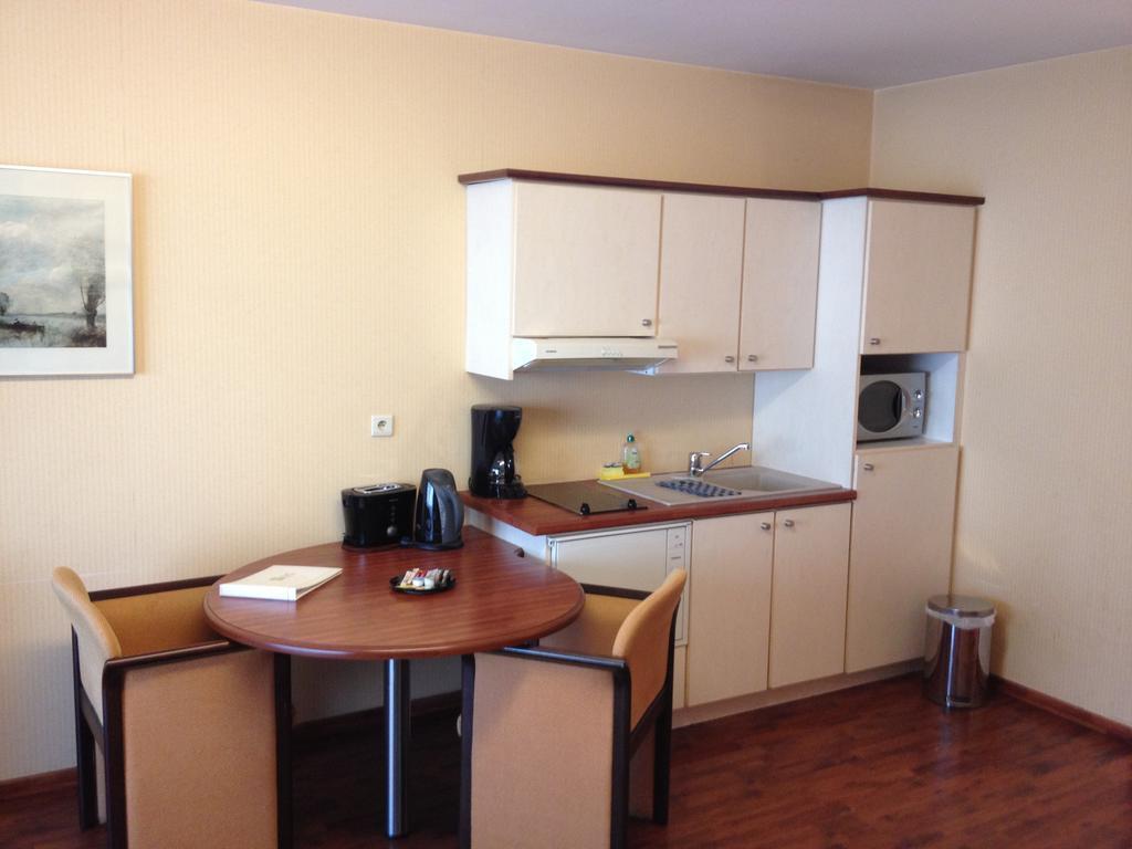 Фото B-Aparthotel Montgomery 4*