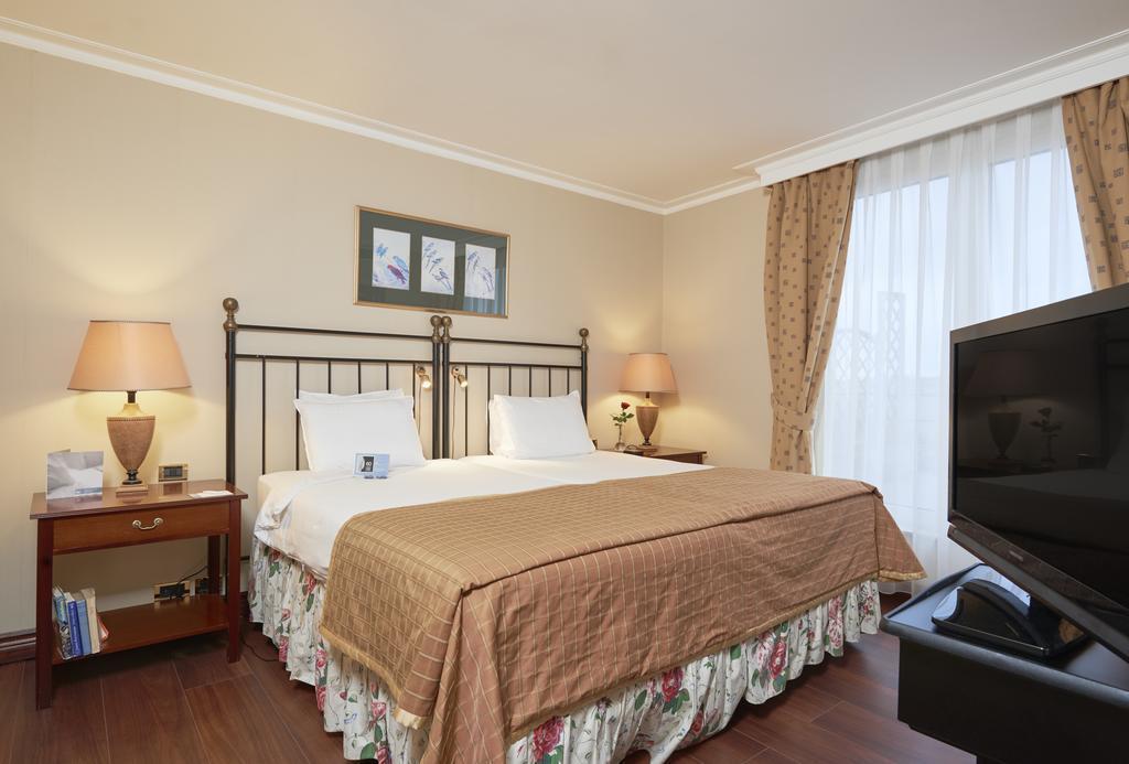 Готель Eurostars Montgomery 5*