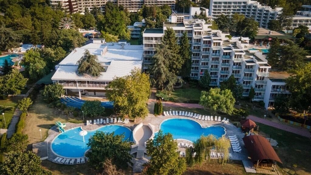 Готель Sandy Beach 4*