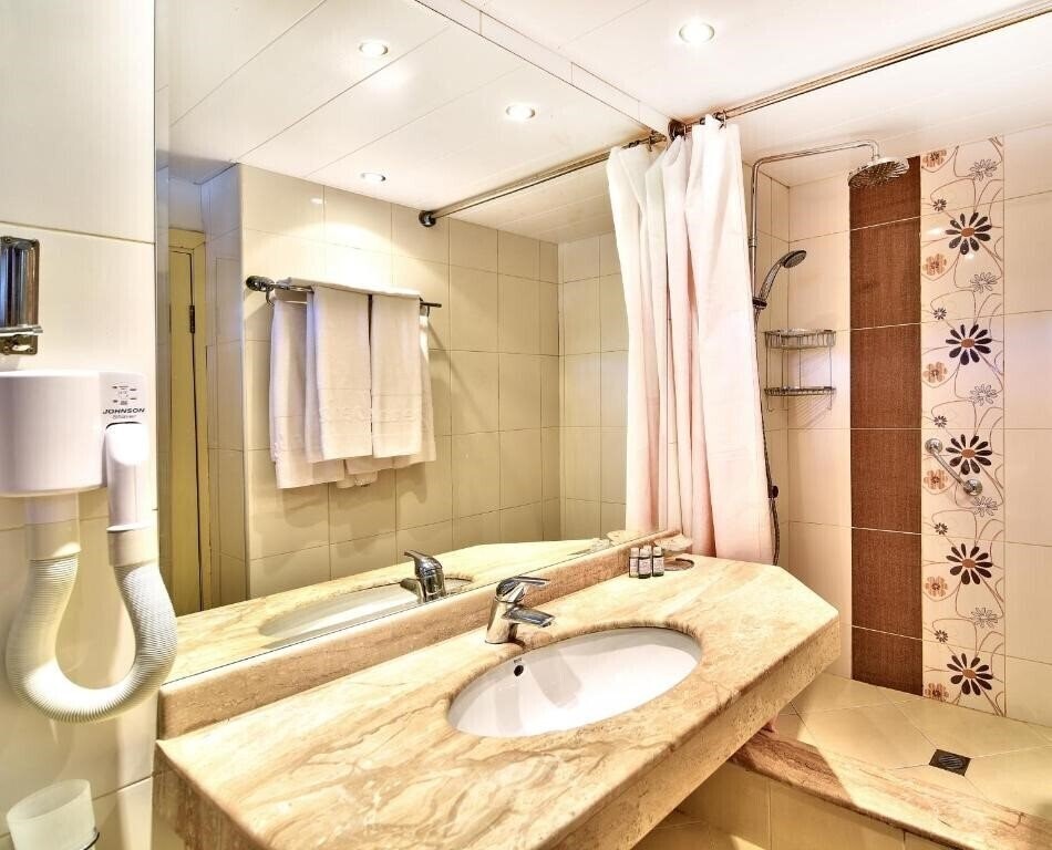 Фотографія Sandy Beach 4*