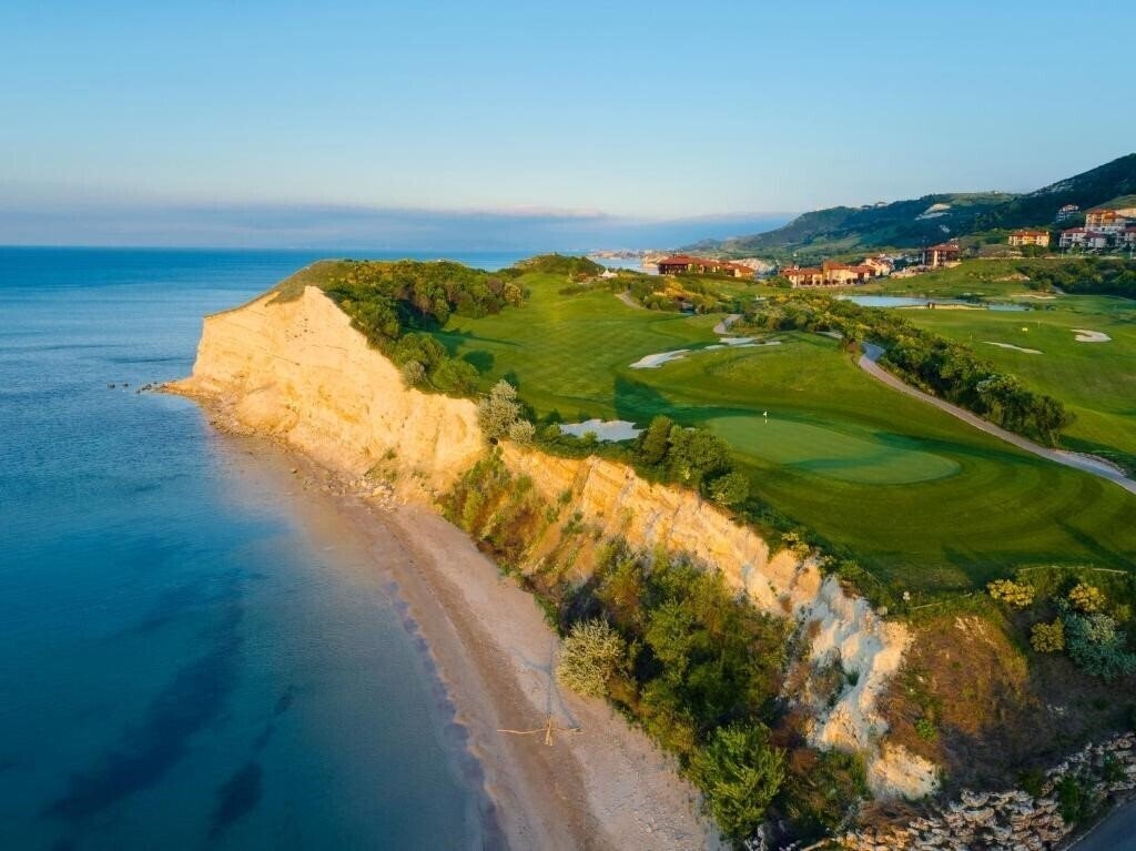 Готель Thracian Cliffs Golf & Beach Resort 4*