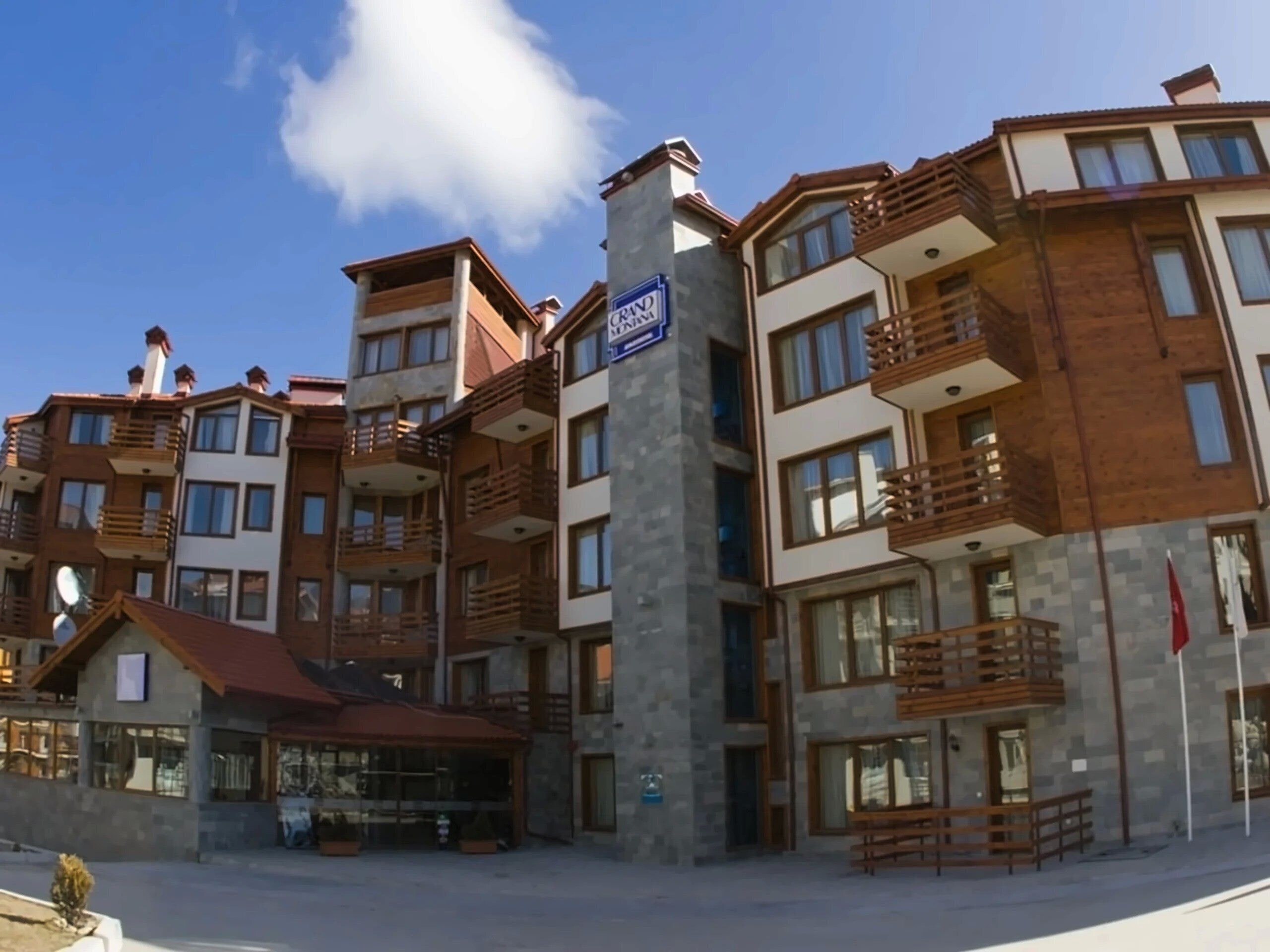 Готель Grand Montana 4*