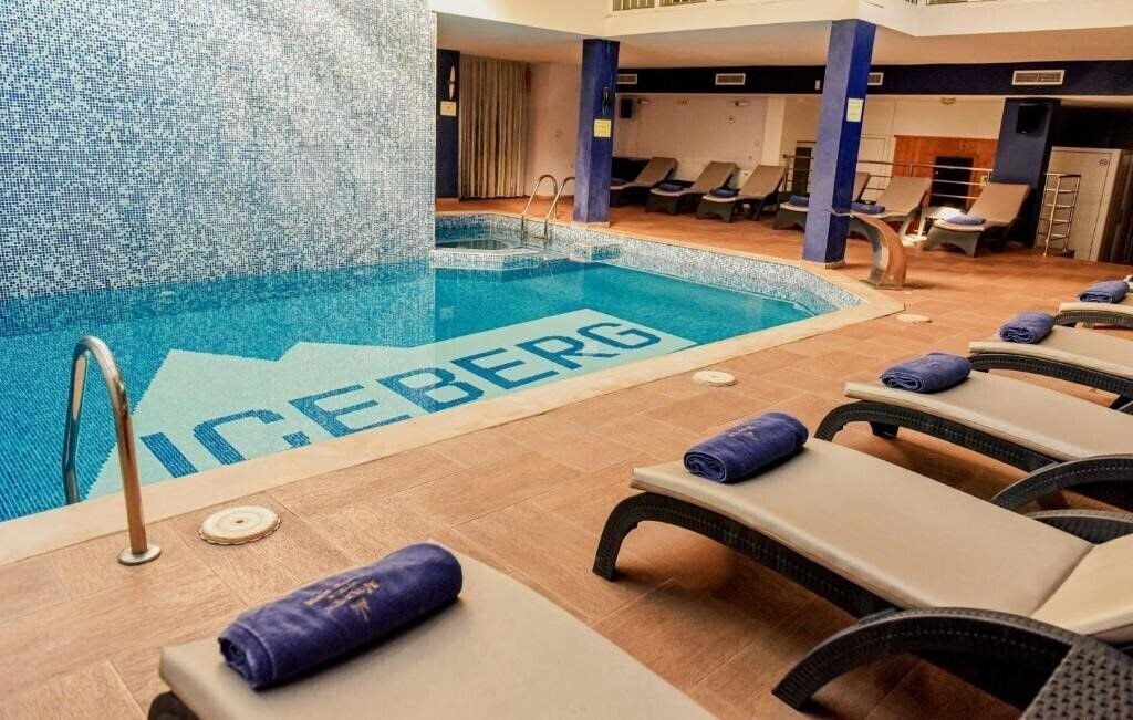 Отель Hotel Iceberg 3*