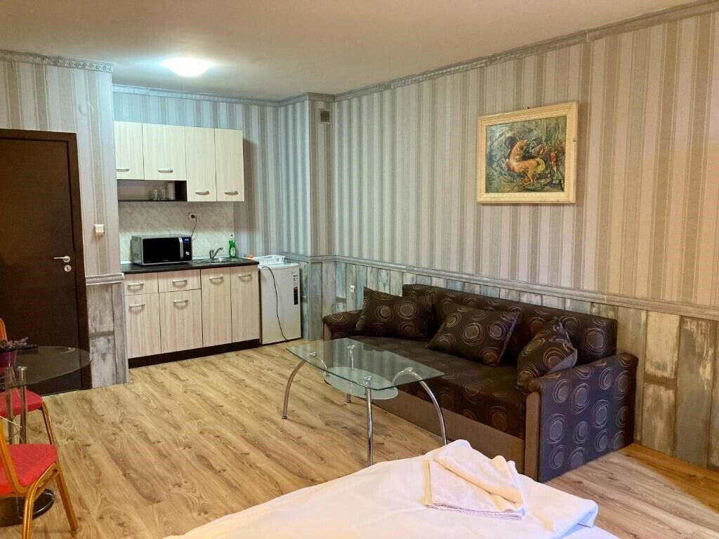 Отель Polaris Inn 3*