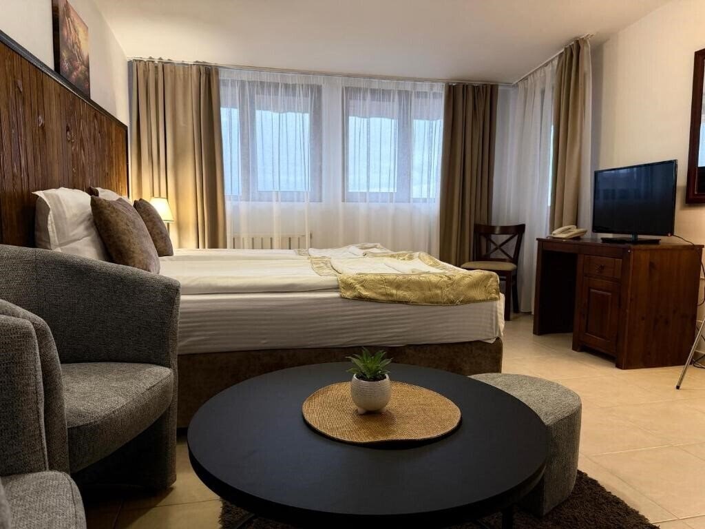 Фото Elegant Lux 4*