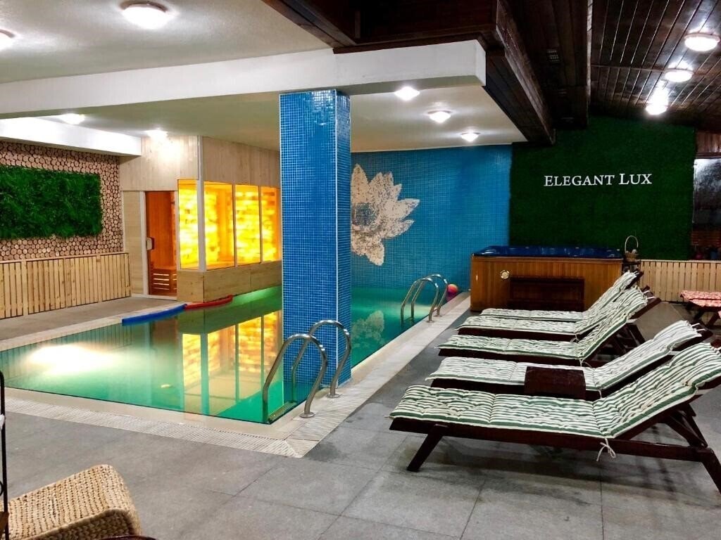 Фотографія Elegant Lux 4*