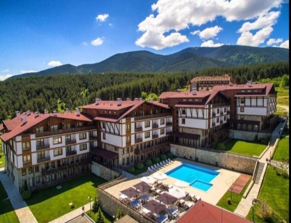 Отель Aparthotel Crystal 3*