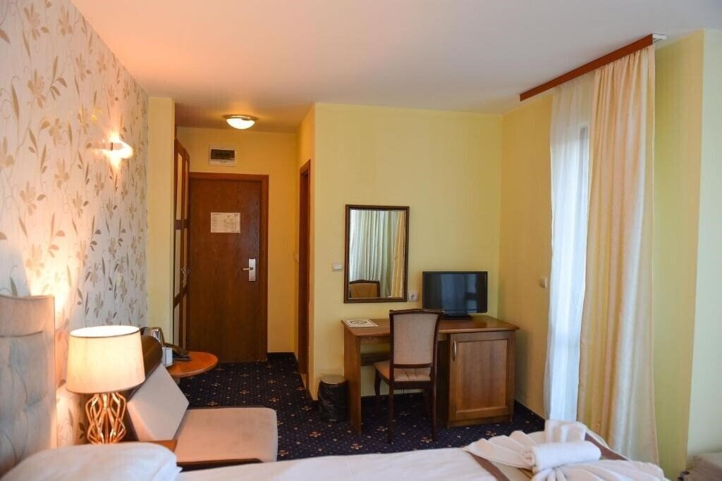 Картинка Lazur 3*