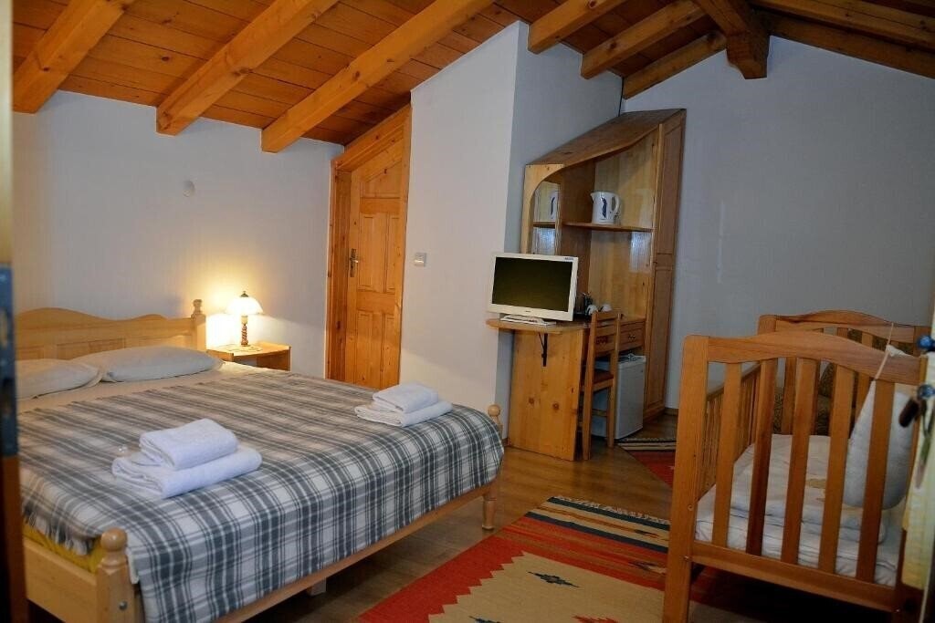 Фото Trenchova Guest House 3*