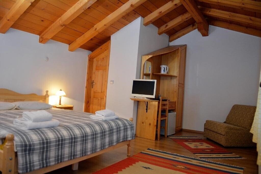 Фотографія Trenchova Guest House 3*