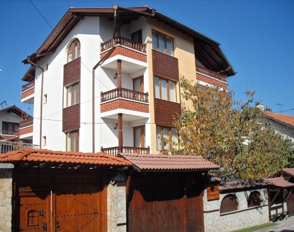 Фото Boyadjiyski Family Hotel 3*