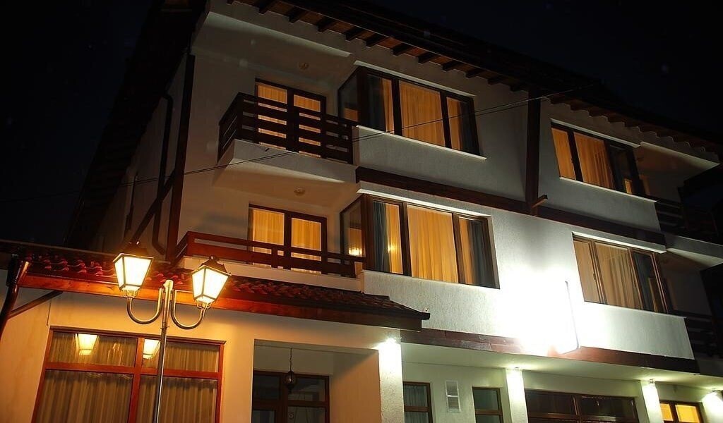 Отель Guest House Ela 3*