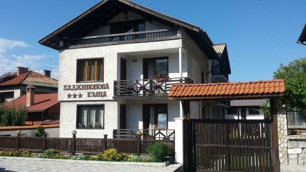 Отель Hadjipopov Green Lodge 3*