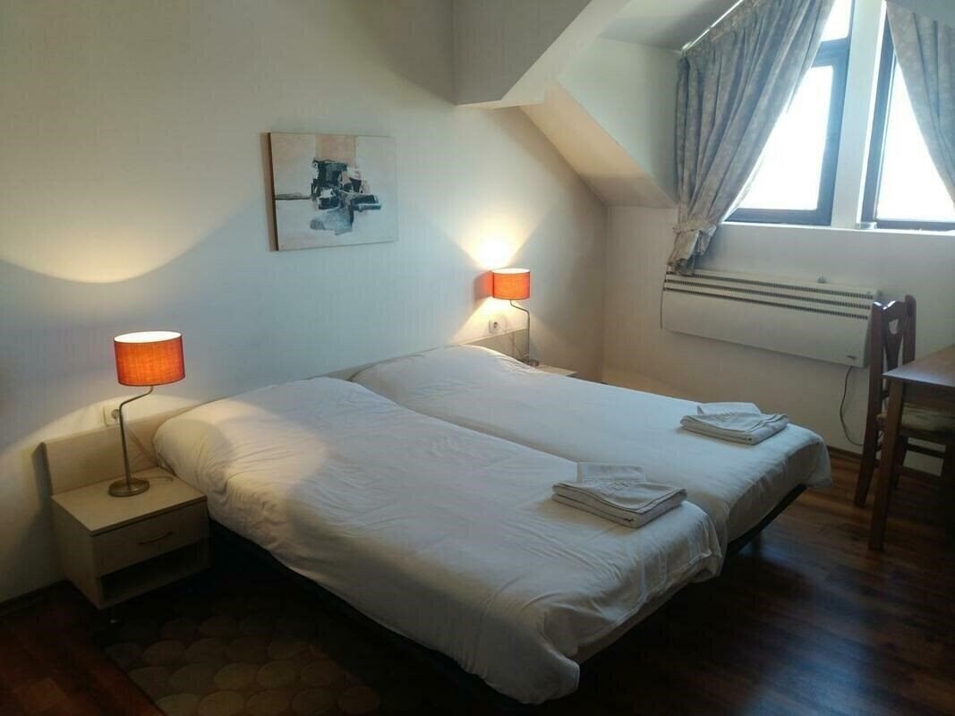 Фото Gondola Apartments & Suites 2*