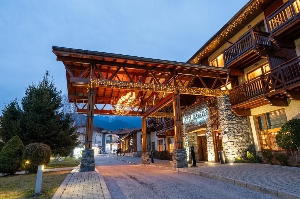 Готель Four Points by Sheraton Bansko (ex. Strazhite Hotel, Downtown Ski & SPA) 4*