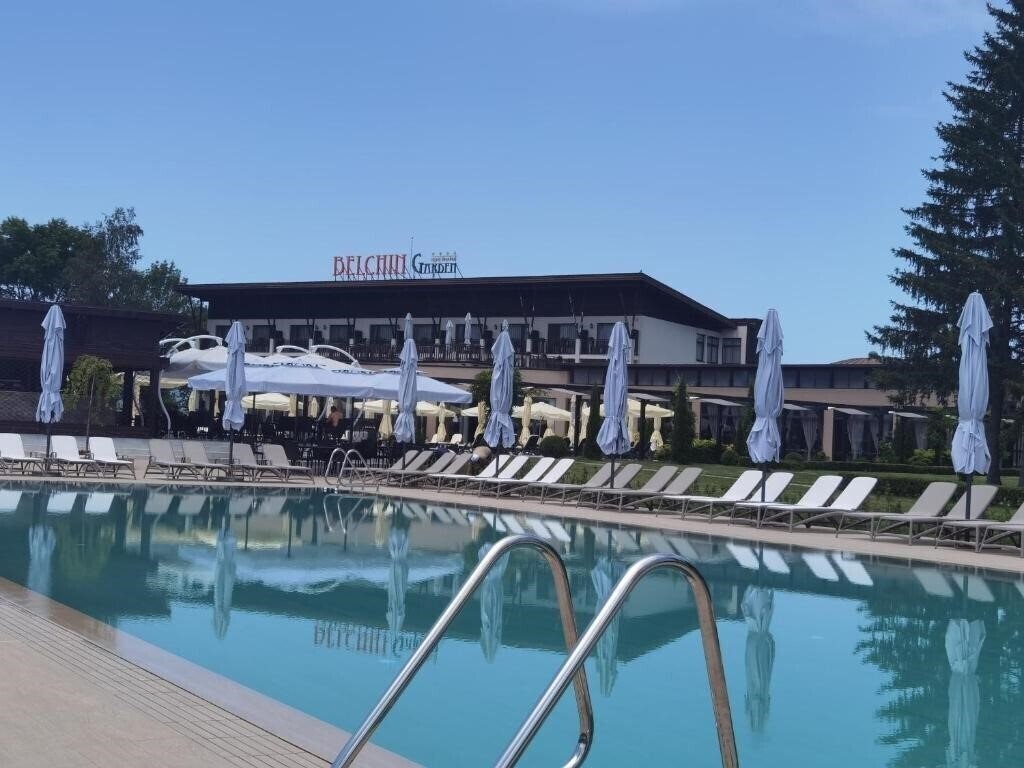 Готель Belchin Garden 4*