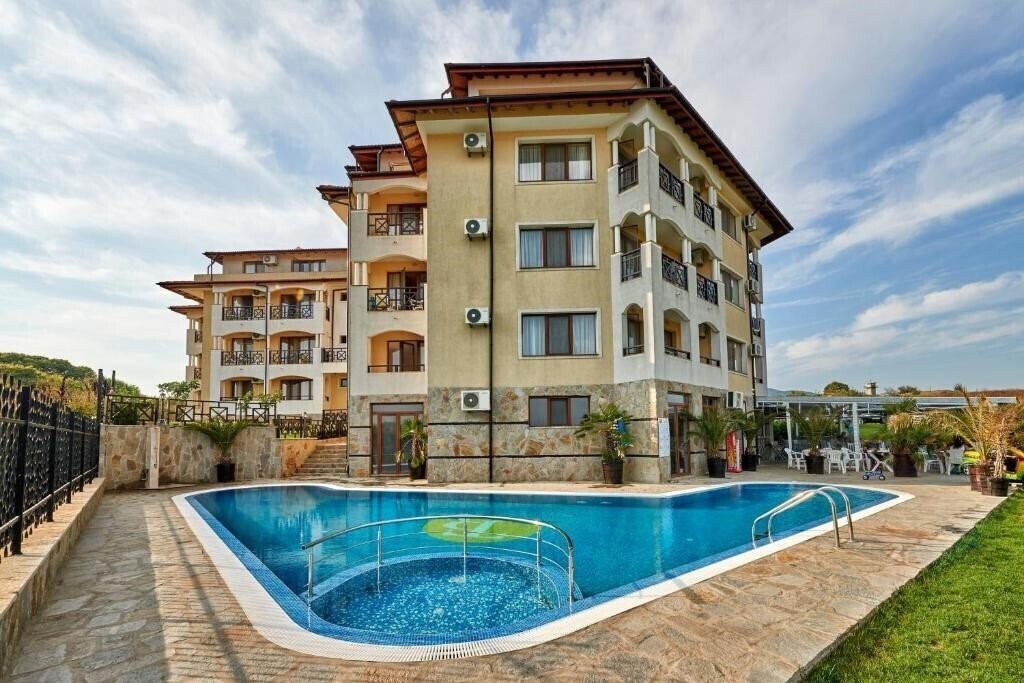 Готель Tomas Residence 3*