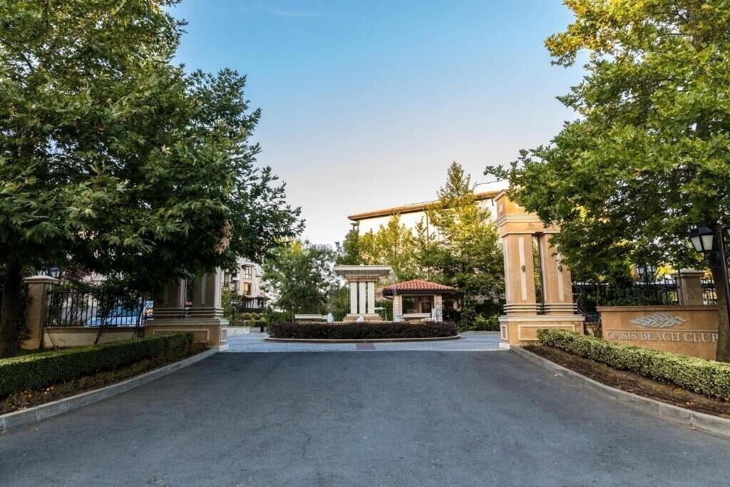 Фотография Oasis Beach Club 3*