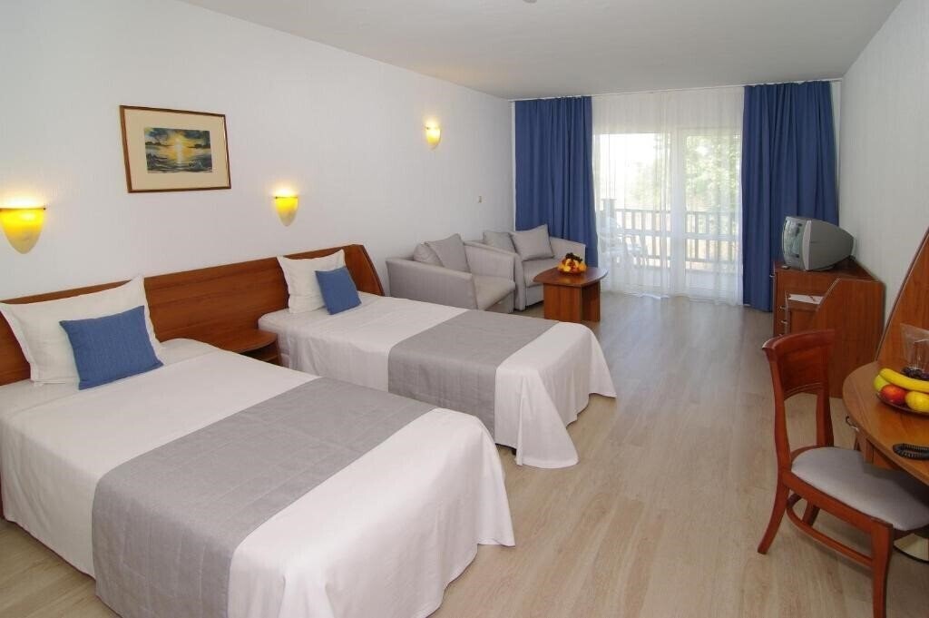 Фото Bella Vista Beach Club 4*