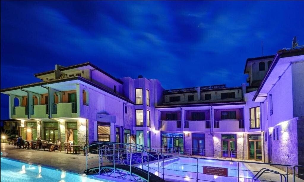 Готель Family Hotel Lalov Egrek 3*
