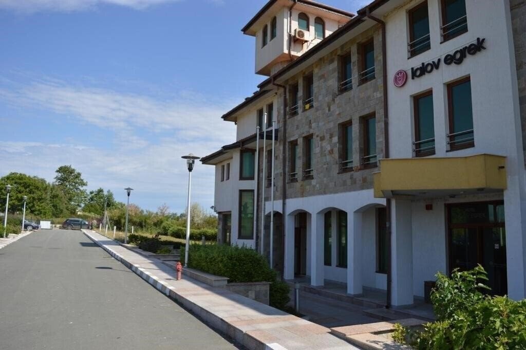 Картинка Family Hotel Lalov Egrek 3*