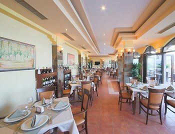 Готель St. Nicholas Complex 4*