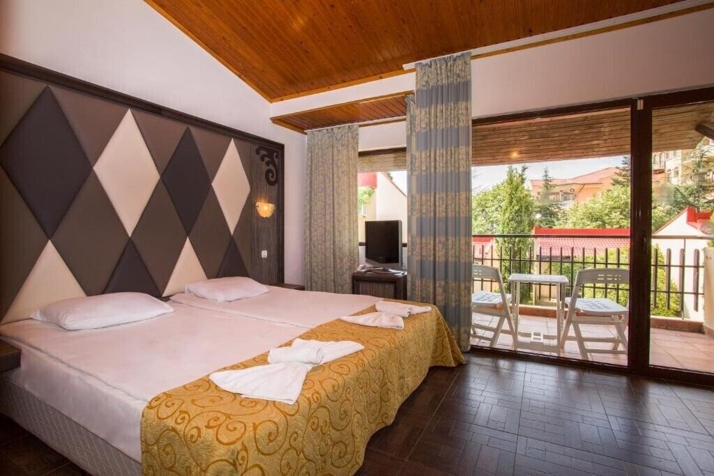 Фото Elenite Holiday Village 3*