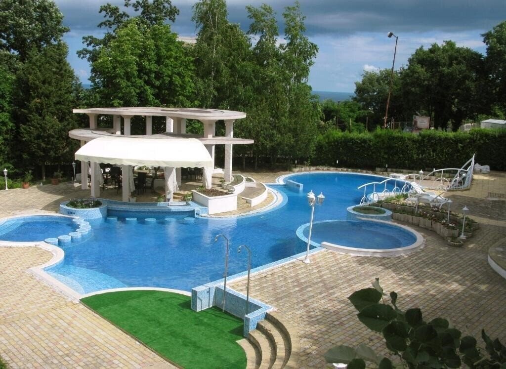 Готель Bellevue Chaika 3*