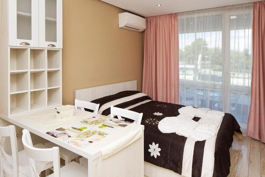 Фото Aparthotel Paradiso 4*