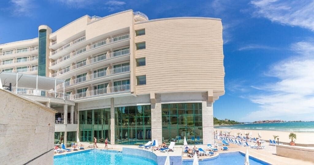 Отель Bilyana Beach 4*
