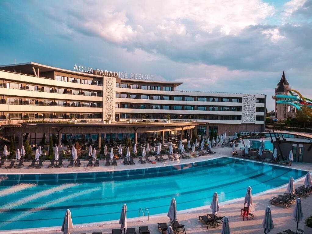 Отель Aqua Paradise Resort 4*