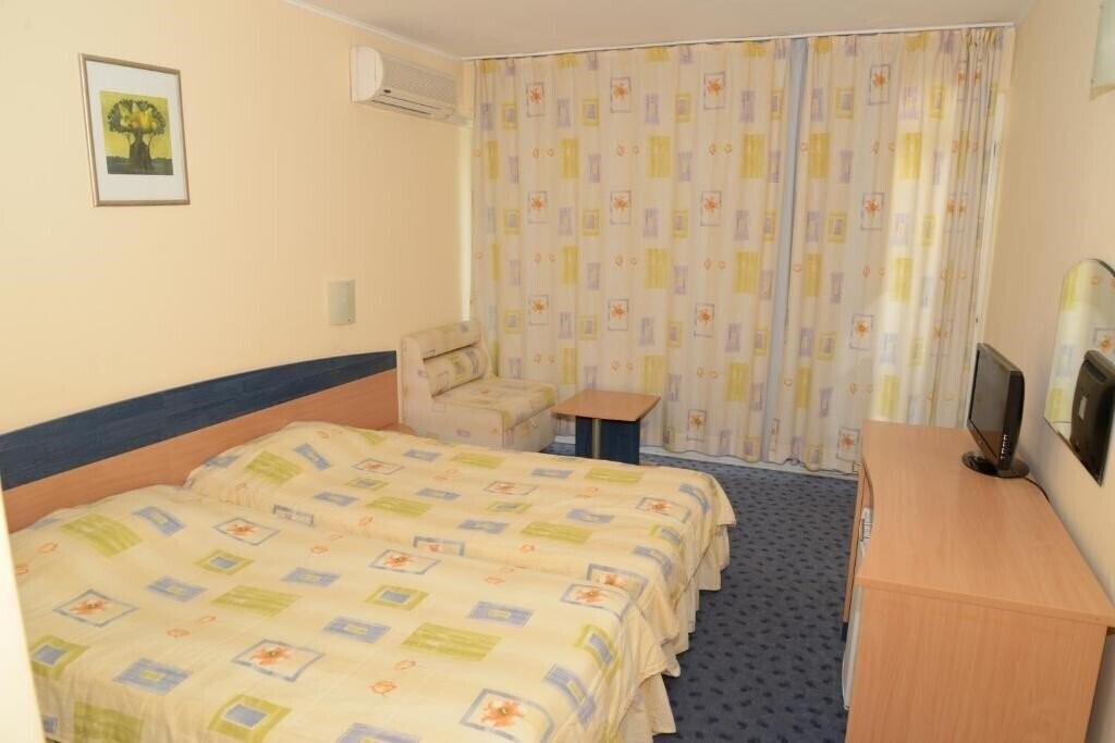 Фото Riviera Nessebar 2*