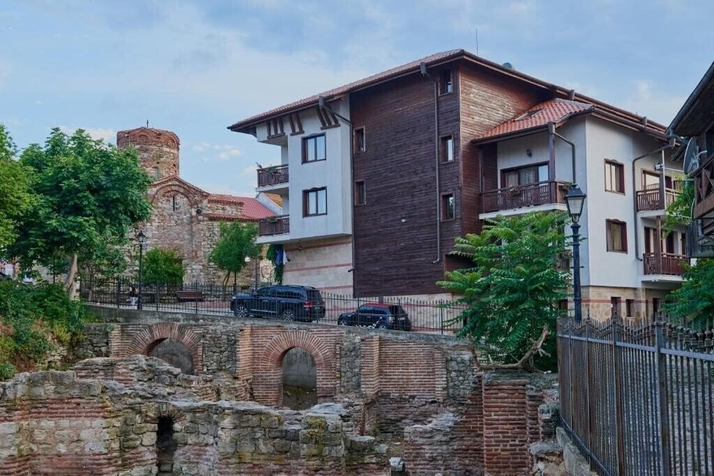 Готель Nessebar Royal Palace 3*