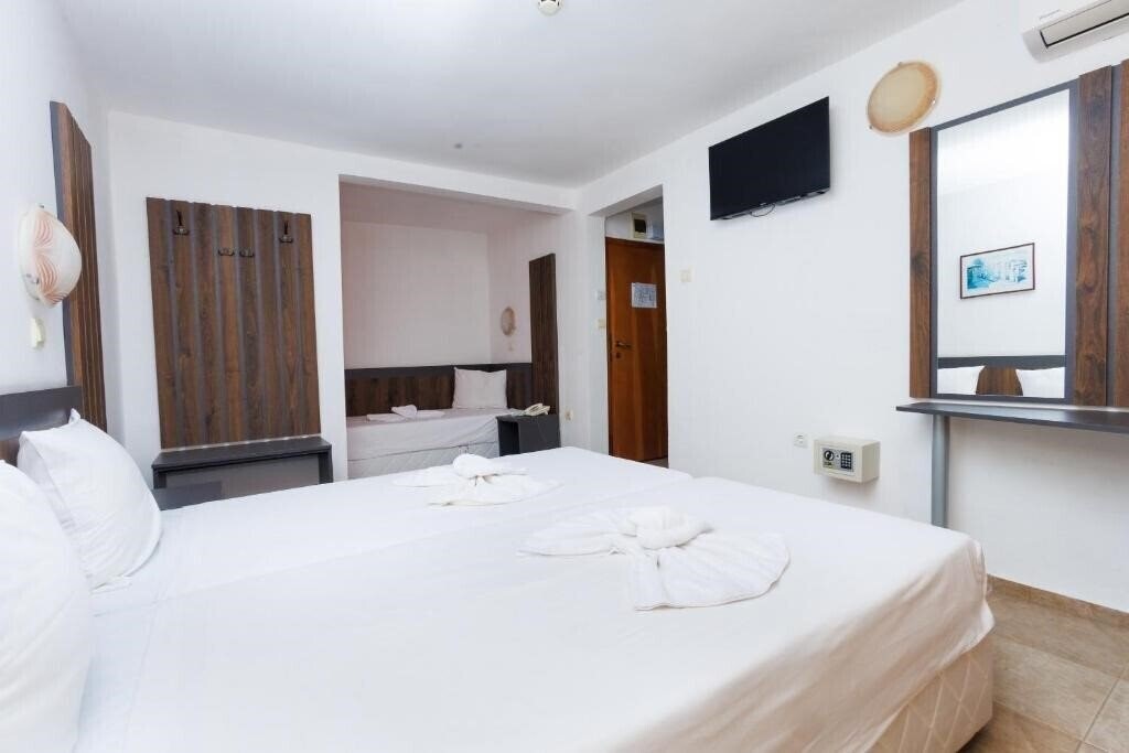 Фото Arsenal Hotel 2*