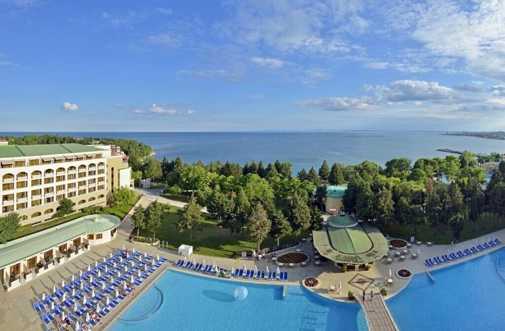Отель Sol Nessebar Palace 5*
