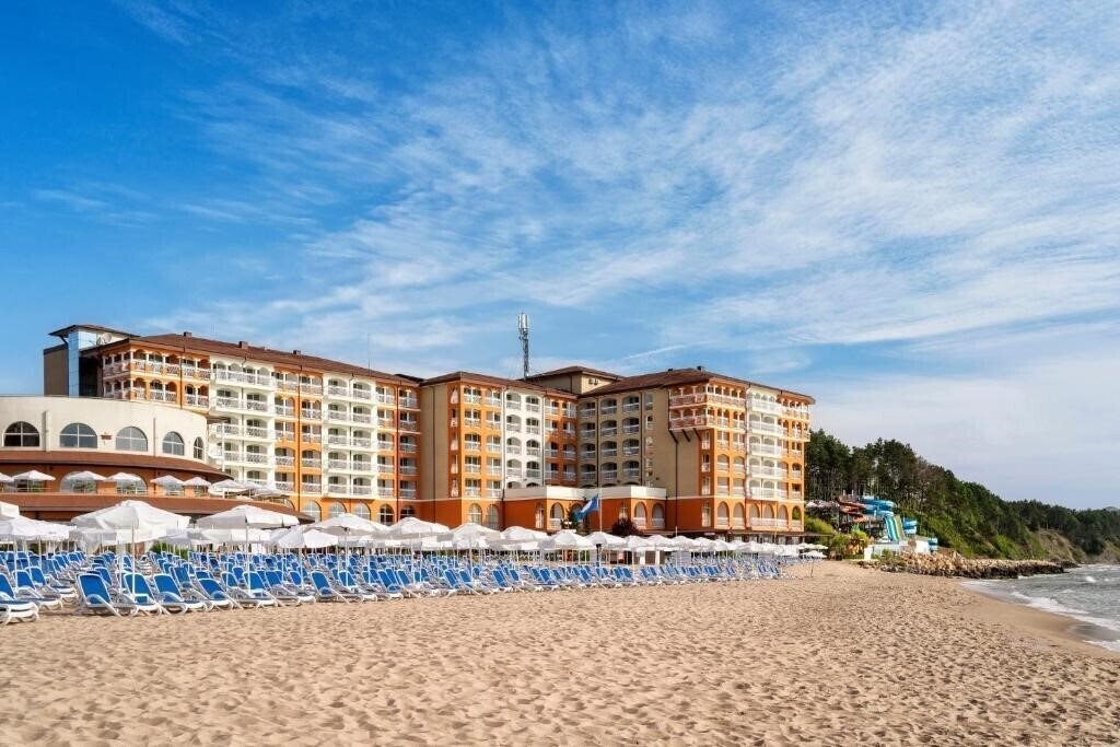 Готель Sol Luna Bay Resort 4*